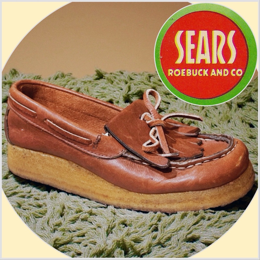 VTG 1970’s Sears Roebuck Brown Leather Thick Gum Sole Loafers w Fringe and Bow - Picture 1 of 15